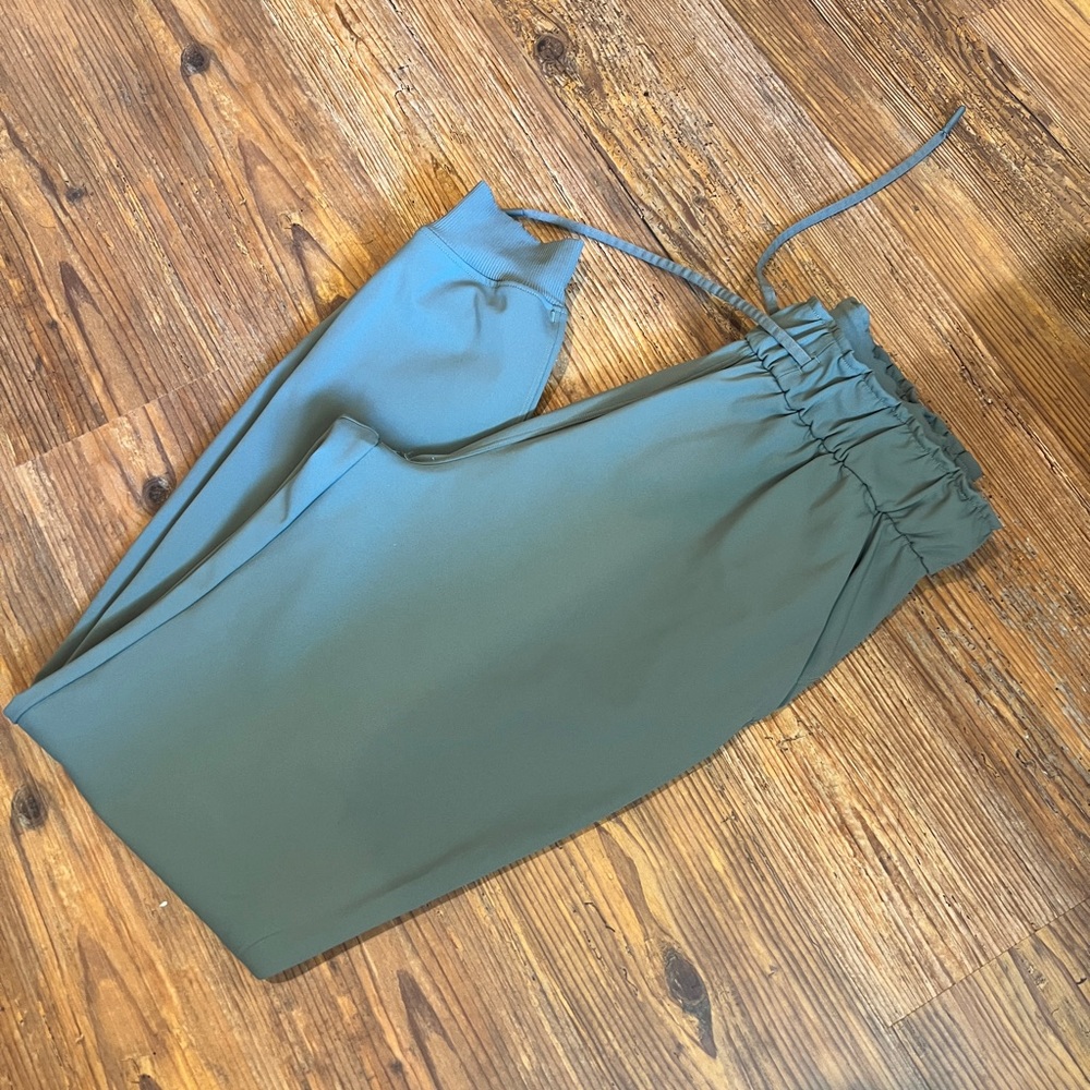 Lululemon Athletica Sage Grey Joggers